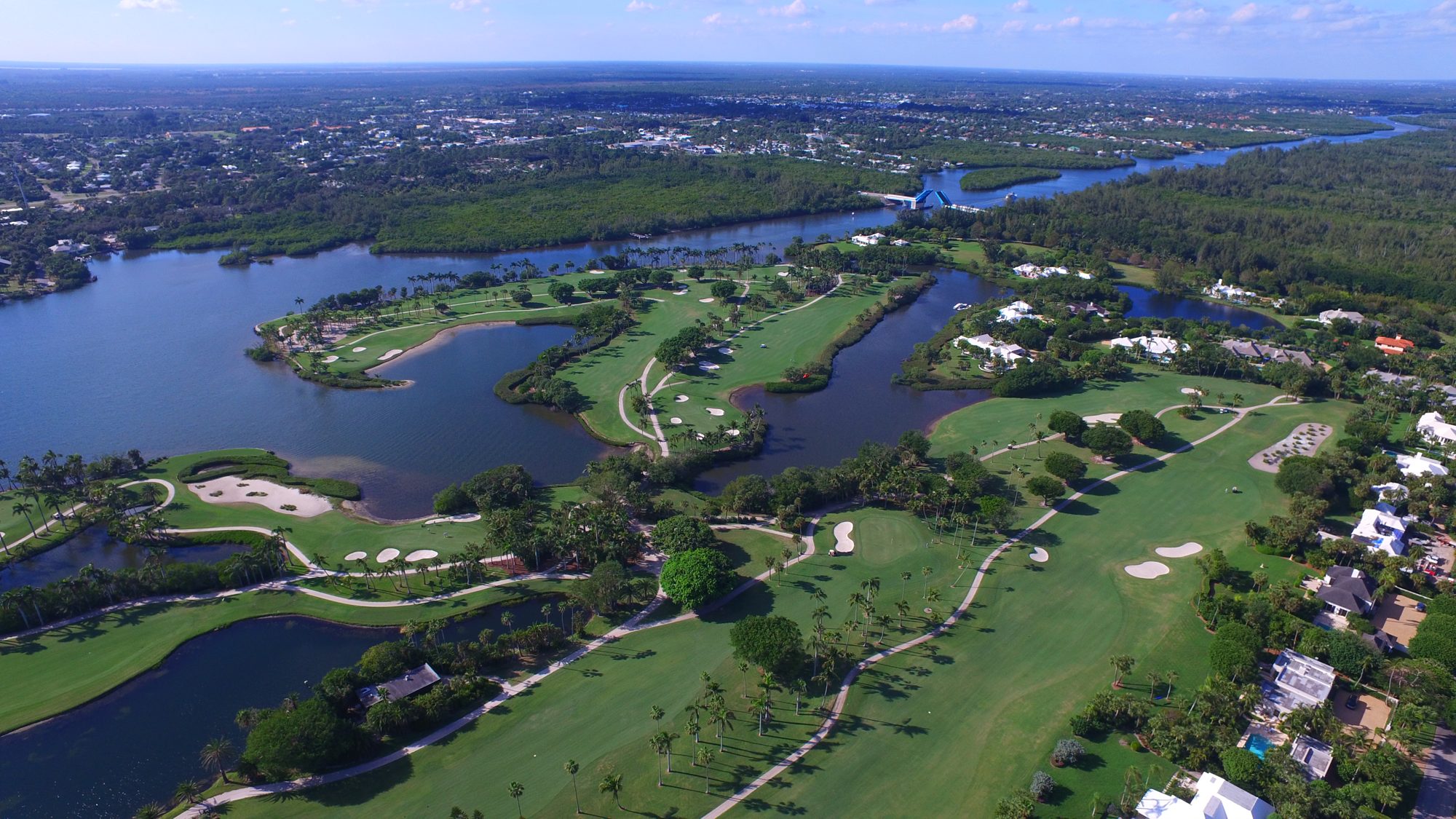 Jupiter Island stretching between the ocean and the Intracoastal
