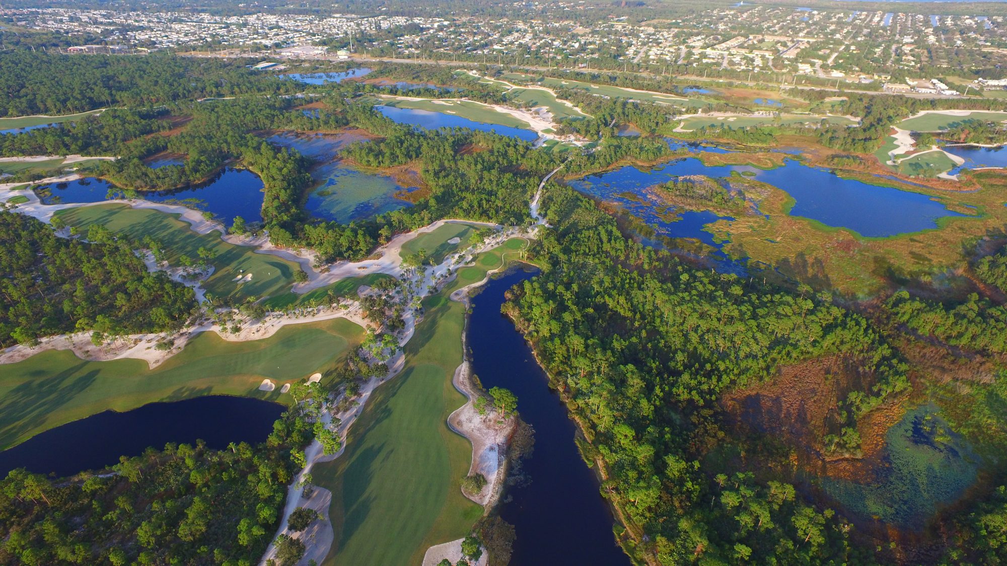 The McArthur clubhouse above the finishing hole